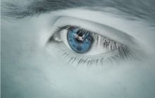 Curiozități despre ochii albaștri. Cum văd oamenii care au ochii de culoarea cerului?