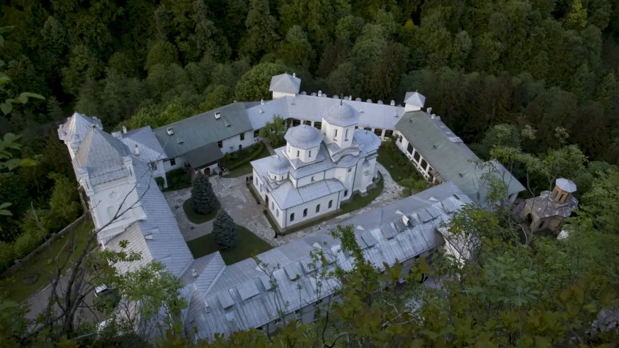 Care este povestea mănăstirii Tismana, cea mai veche din Țara Românească?
