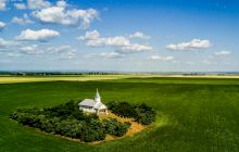 Care este povestea bisericii din România a cărei ușă se deschide singură?