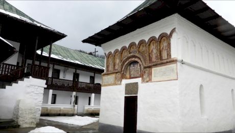 Care este cea mai izolată mănăstire din România?