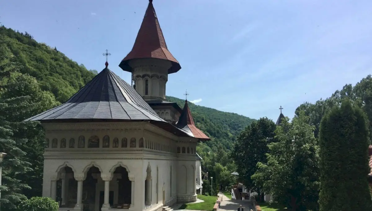 Care este minunea ce s-a petrecut la Mănăstirea Râmeț?