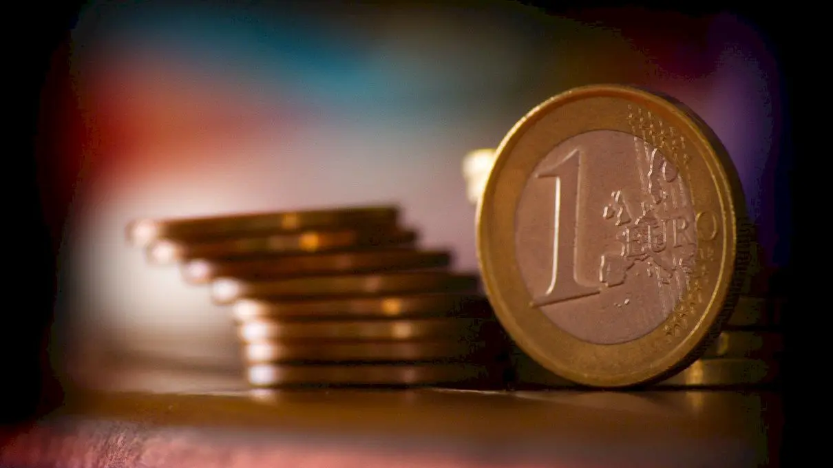 Dacă economisești 1 euro pe zi în cât timp vei ajunge la un milion de euro?