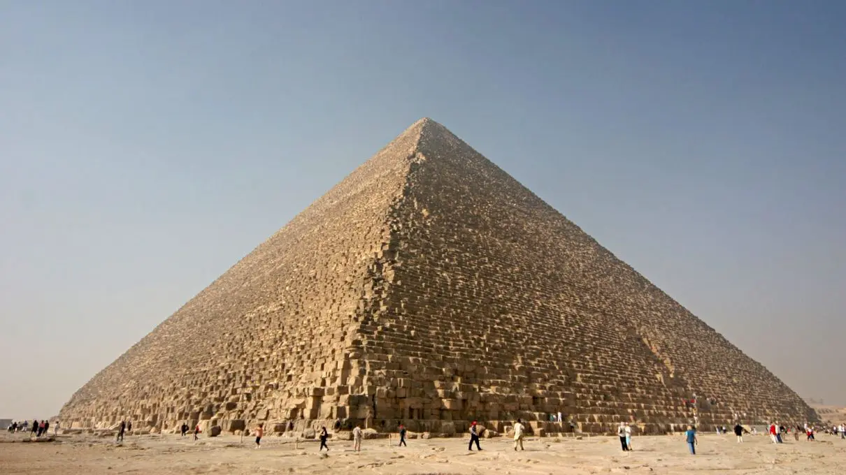 Cum arătau piramidele din Egipt când au fost construite?