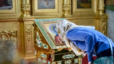 De ce femeile nu pot intra în Altar? Ce spun textele biblice?