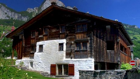 Care este cea mai veche casă din lemn din Europa? Unde se află?