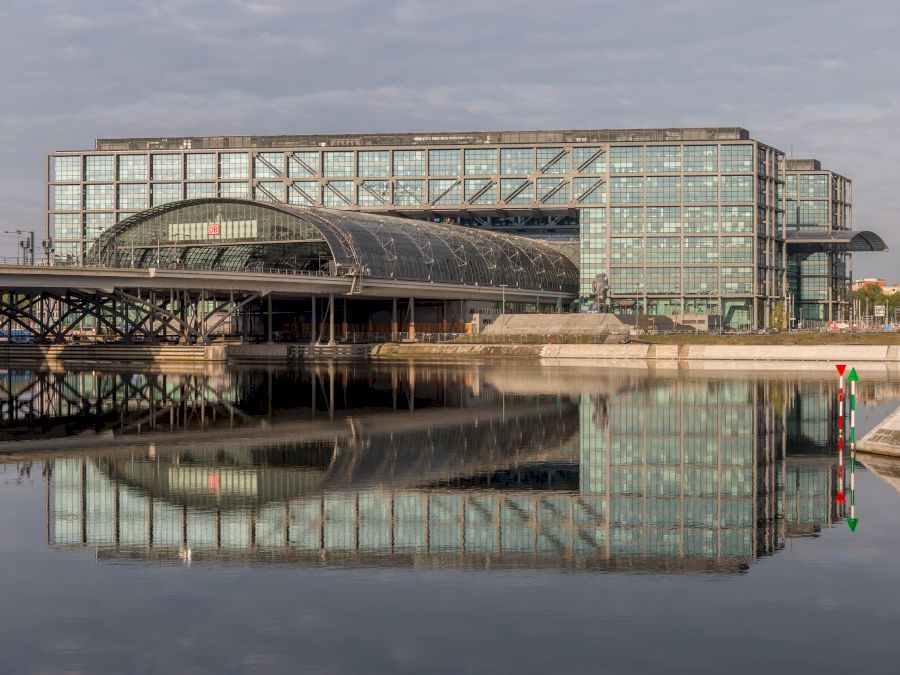 Berlin Hauptbahnhof Ostseite HDR