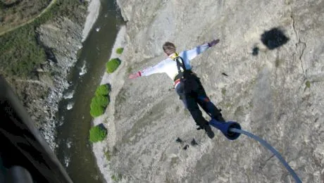 5 locuri spectaculoase unde să faci bungee jumping