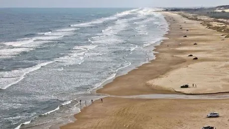Care este cea mai lungă plajă din lume? Ce lungime are aceasta?