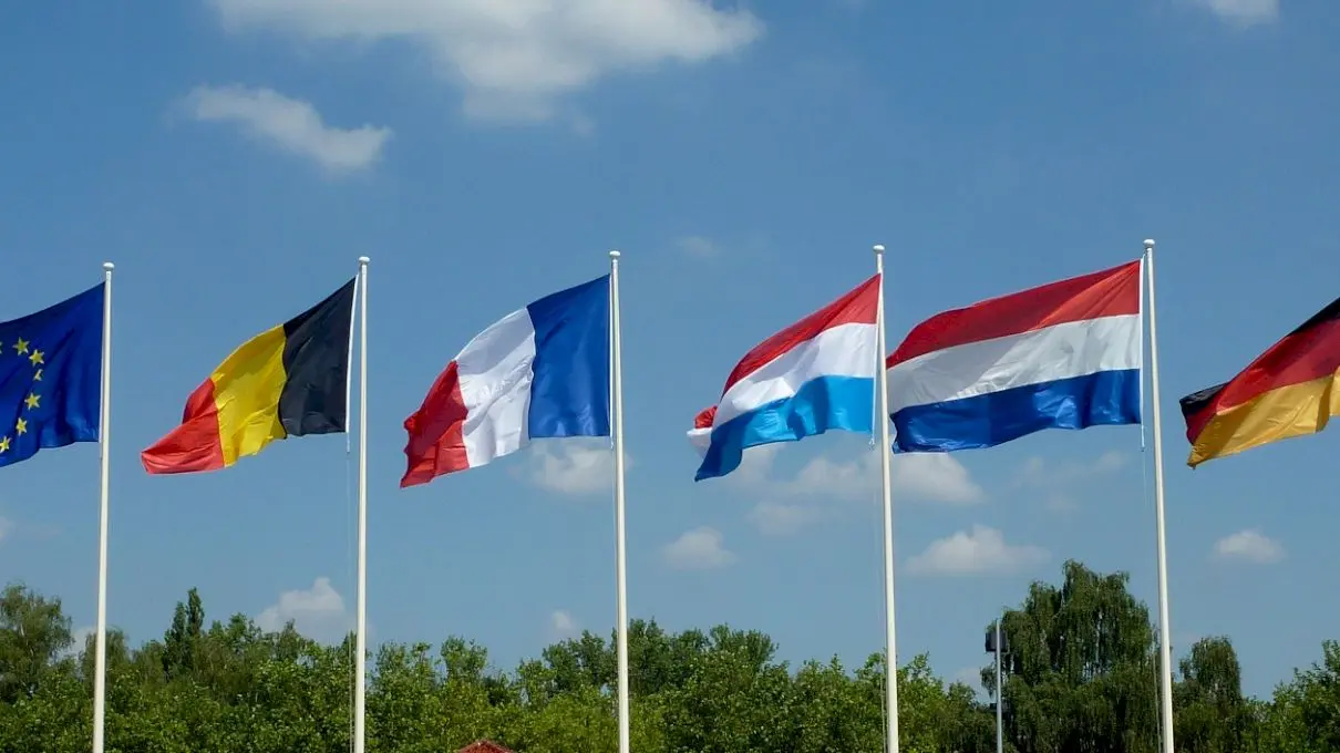 Care este singura țară din lume care are o singură culoare pe steag?