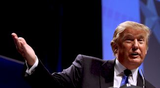 Dacă se dovedește că a încălcat legea în dosarul Epstein, ar putea fi Donald Trump, președintele SUA, arestat?