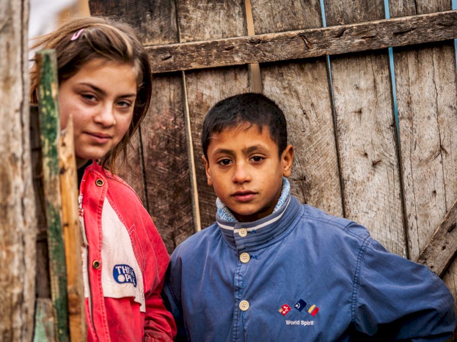 Gypsy_Village_Romania_06