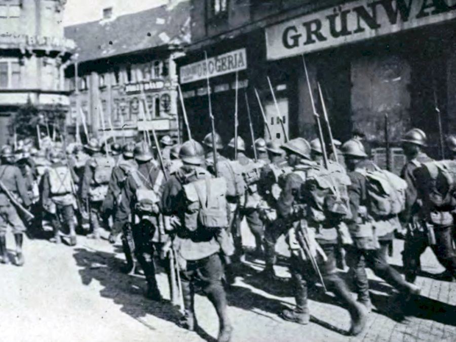 Soldați români