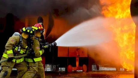 Cum descoperă pompierii sursa unui incendiu? De ce au loc incendiile în România?