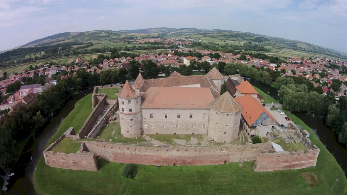Cetatea Făgăraș. Curiozități despre cea mai bine conservată construcție medievală din sud-estul Europei
