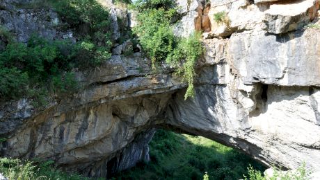 Povestea podului lui Dumnezeu, singurul pod natural din România