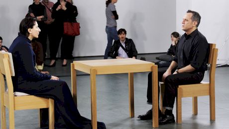 Experimentul semnat de Marina Abramović care a demonstrat că există un demon în fiecare dintre noi