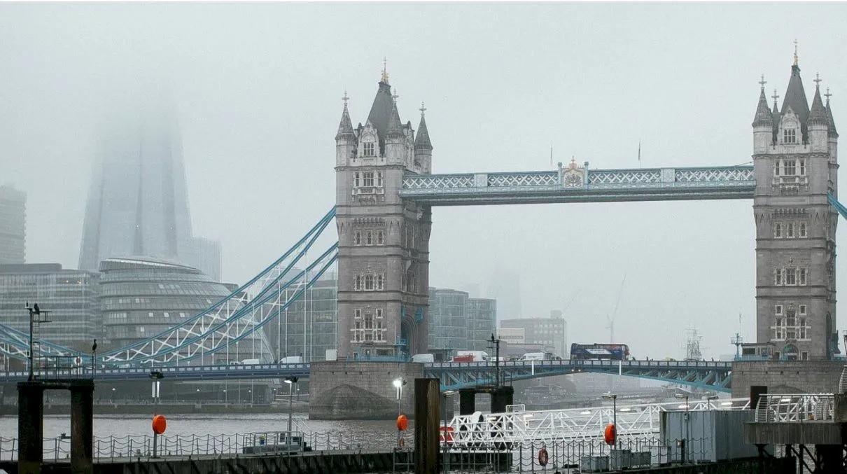 Câte zile dintr-un an plouă la Londra?