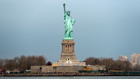 De ce Statuia Libertății nu se află, teritorial, în New York?