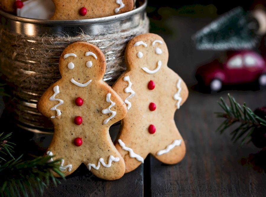 Traditional Christmas Cookies - Gingerbread Men