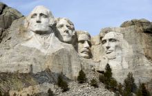 De ce americanii au sculptat fețele președinților în Mount Rushmore?