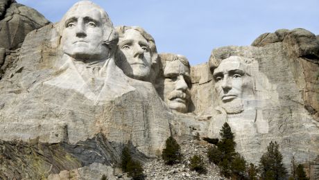 De ce americanii au sculptat fețele președinților în Mount Rushmore?