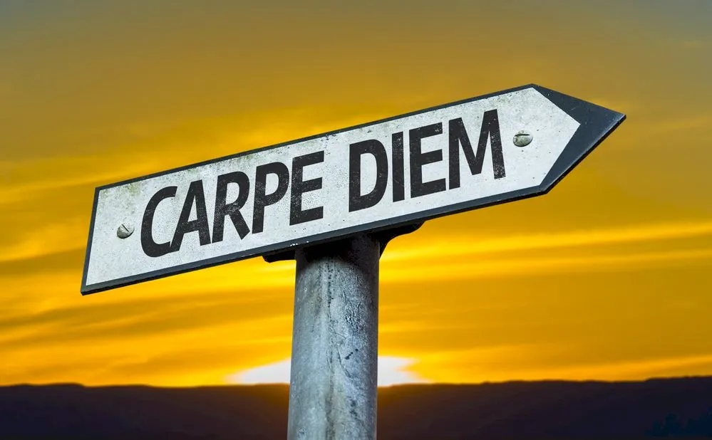 Cine a spus „carpe diem”? „Carpe diem” nu înseamnă „trăiește clipa”!