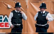 De ce poliția britanică nu are arme?