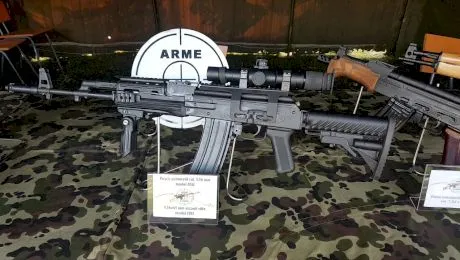 De ce la fabrica de armament de la Cugir sunt angajate numai femei pentru încărcarea muniţiei cu praf de puşcă?