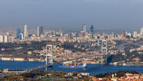 Când și-a schimbat orașul Constantinopol numele în Istanbul?