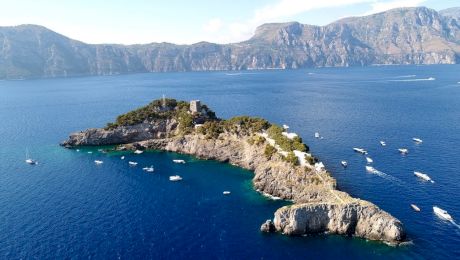 Gallo Lungo, insula din Amalfi în formă de delfin