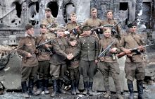 Cum se comportau soldații ruși cu românii imediat după Al Doilea Război Mondial: Necinsteau femei și jefuiau case
