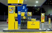 Care ar fi prețul benzinei dacă statul n-ar opri taxe și accize?