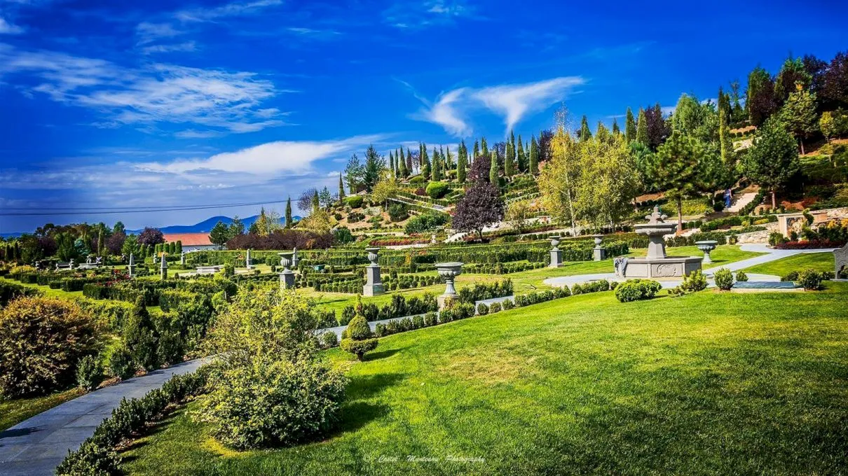 Cum arată și unde se află cea mai frumoasă grădină din România?
