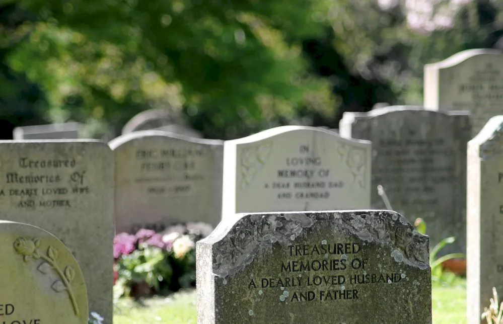 Ce este un epitaf? Exemple de epitafuri