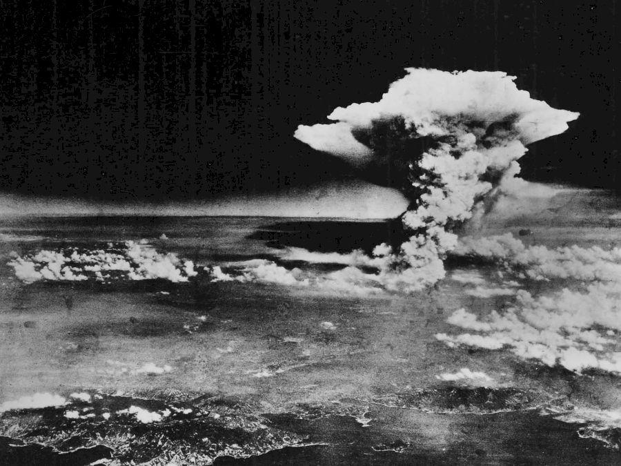 HIROSHIMA MUSHROOM CLOUD NUCLEAR BOMB EXPLOSION