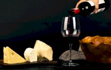 Consumul de vin te ajută sau nu să trăiești mai mult?