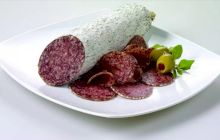 Cum se face că Salamul de Sibiu nu este originar din Sibiu? Produsul are în componență carne de cal?