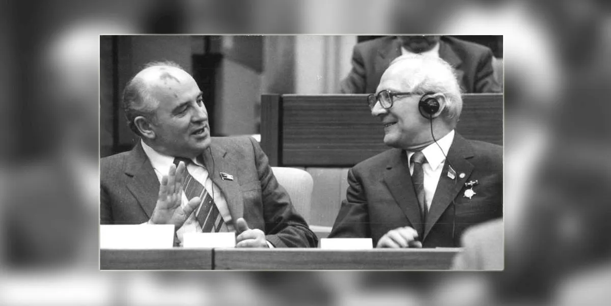 De ce este Gorbaciov responsabil de căderea ZiduluI Berlinului?