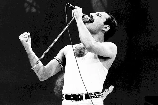 Povestea lui Freddie Mercury, o legendă rock. Cum a lucrat la un magazin second-hand și de ce a plecat din Zanzibar?