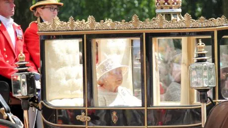 10 lucruri mai puțin cunoscute despre Elisabeta a II-a