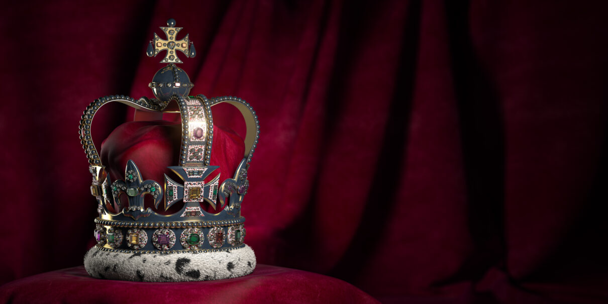 Câte bijuterii se află pe coroana imperială britanică?