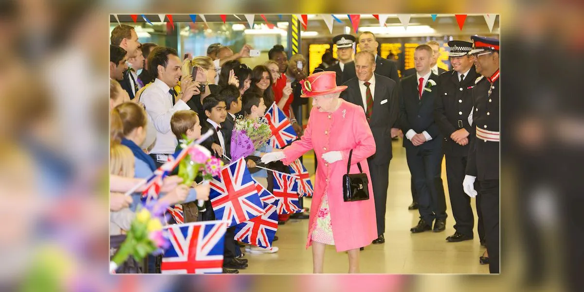 De ce purta regina Elisabeta a II-a mereu mănuși?