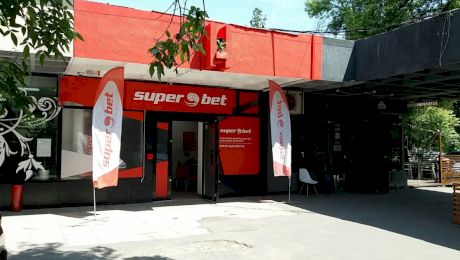 Un client Superbet: „Își bat joc de noi într-un mare fel”. Ce a pățit bărbatul?