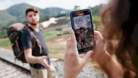 Ai voie să filmezi pe domeniul public? Ce spune legea?