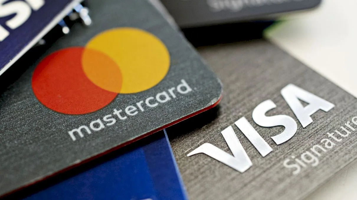 Care este diferența dintre Visa și Mastercard?