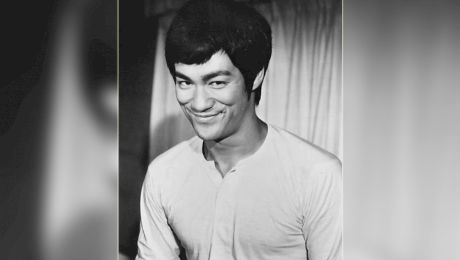 I s-a tras de la apă! Doctorii au descoperit abia acum de ce a murit Bruce Lee