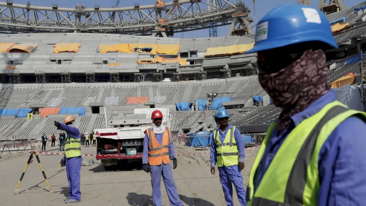 Câți oameni au murit la construcția stadioanelor din Qatar?