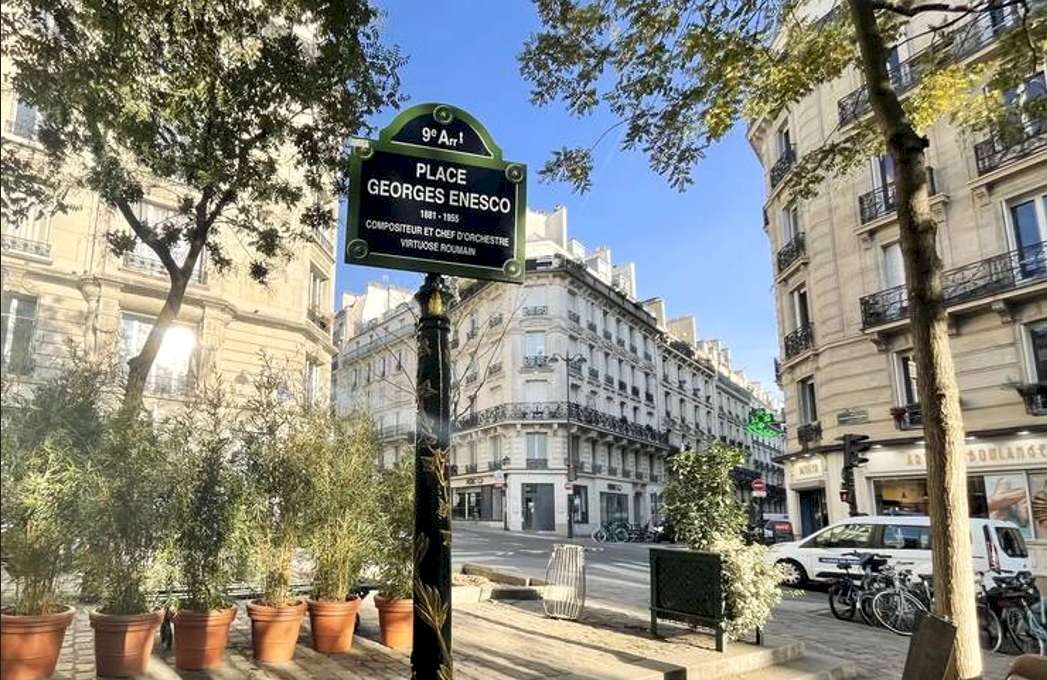 Două piețe din Paris poartă numele a doi români: Brâncuși și George Enescu