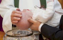 Ce înseamnă dacă un copil plânge la botez?