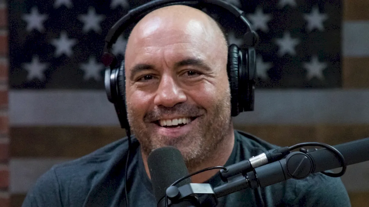 Cine este Joe Rogan? Cum s-a duelat un om cu colosul Spotify!